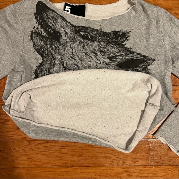 Off the Shoulder Wolf Sweatshirt, Size Small , oversized - Picture 7 of 9